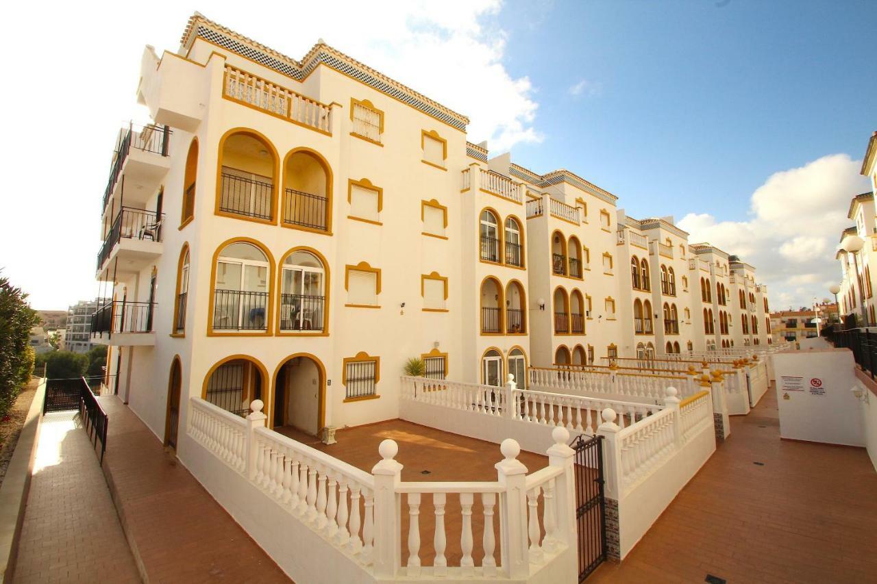 Casa Maria Apartment โอริอุเอลา ภายนอก รูปภาพ